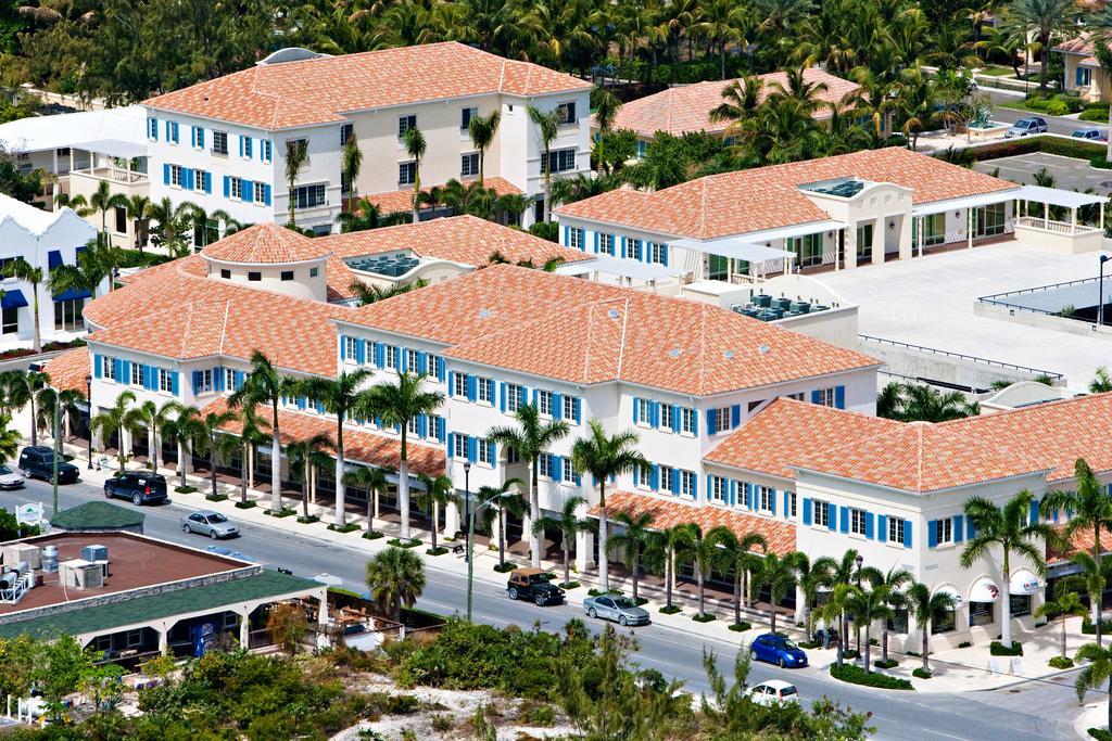 Hotel The Regent Grand à Grace Bay Extérieur photo